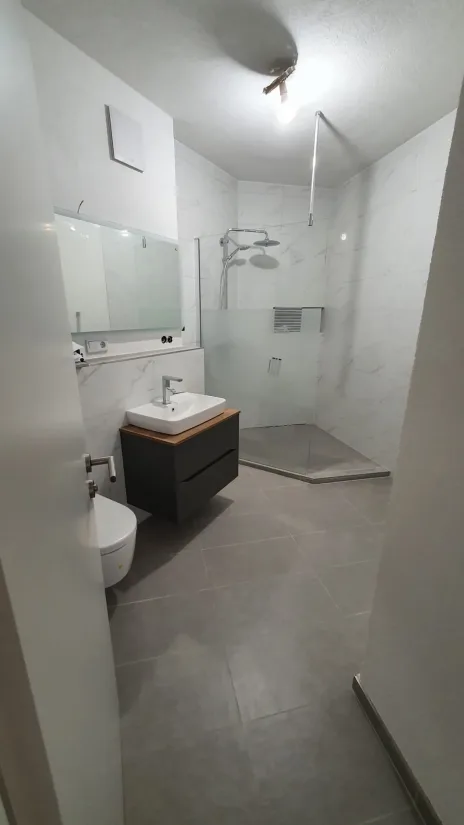 Fertige Dusche nach der Sanierung